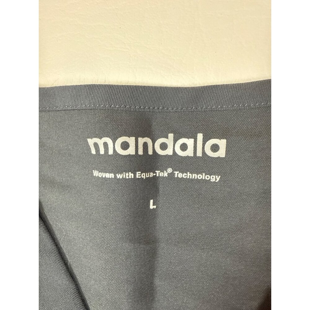 Mandala Equa-Tek Gray V-Neck Short Sleeve Scrub Top Size L (LL287) - Picture 2 of 7